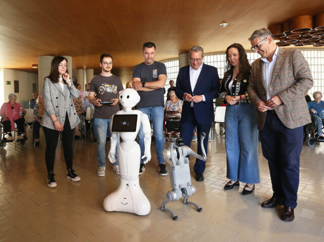 051325-robots-sociales-hogar-provincial